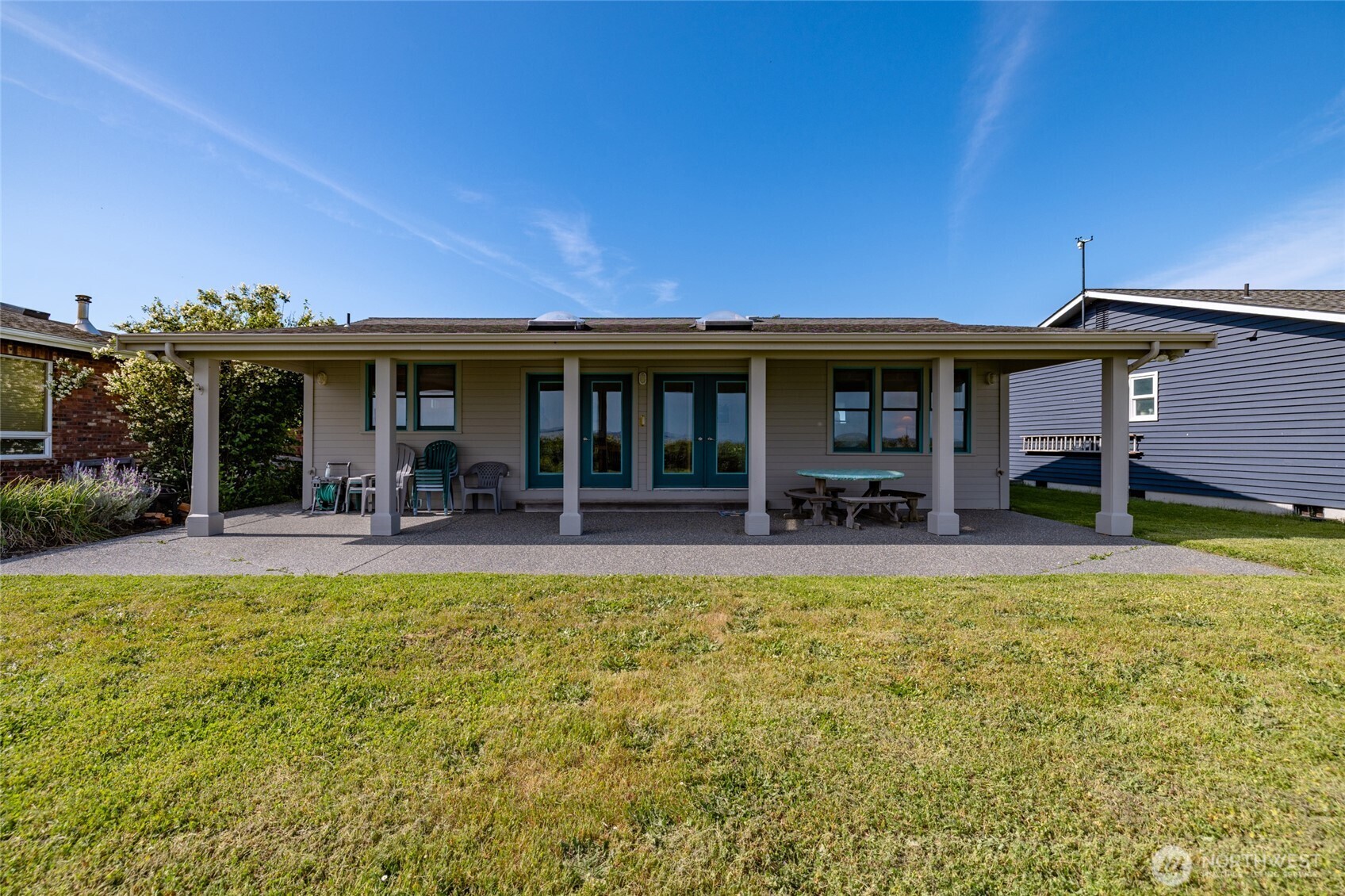 754 Livingston Bay Shore Drive Property Photo 1