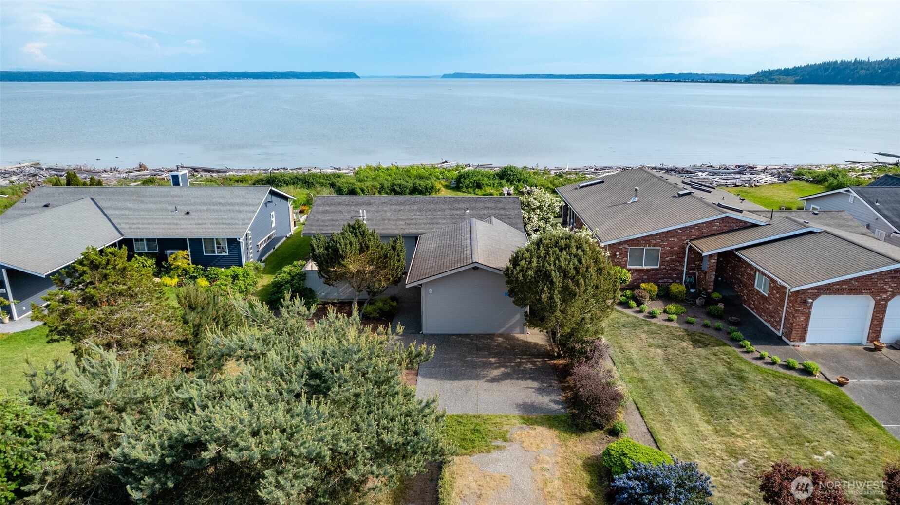 754 Livingston Bay Shore Drive Property Photo 5