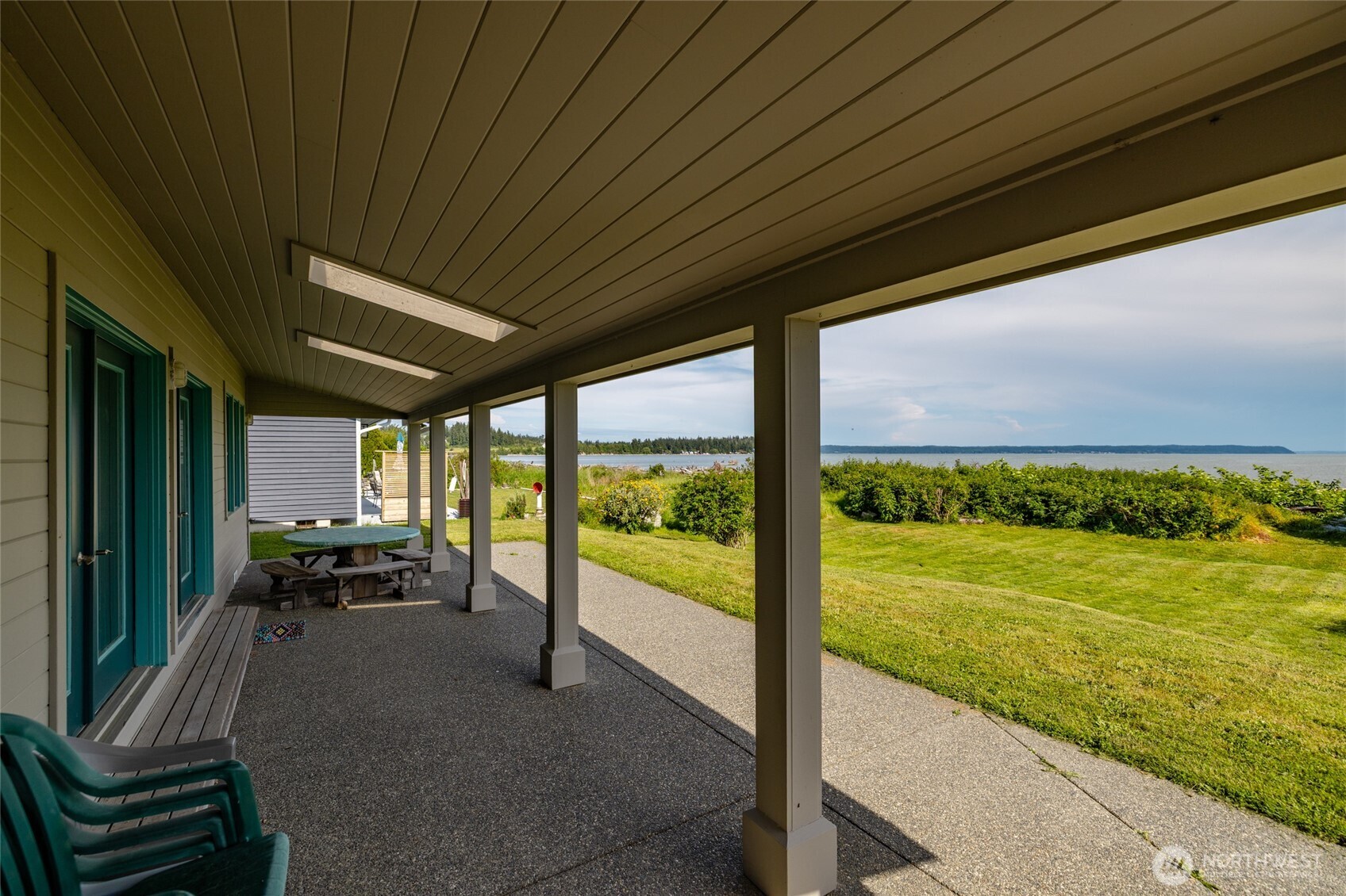 754 Livingston Bay Shore Drive Property Photo 12