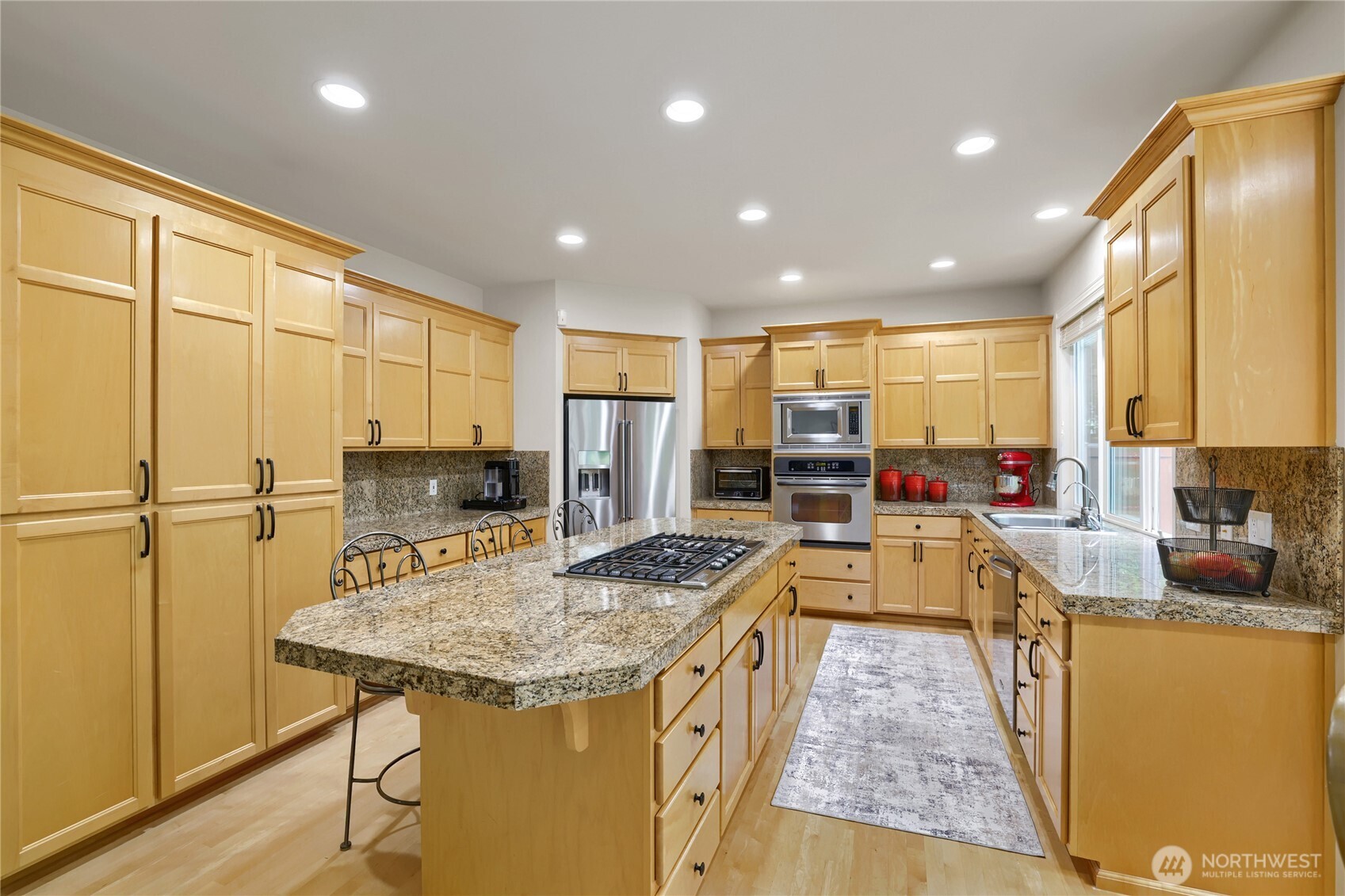 916 275th Place Property Photo 12