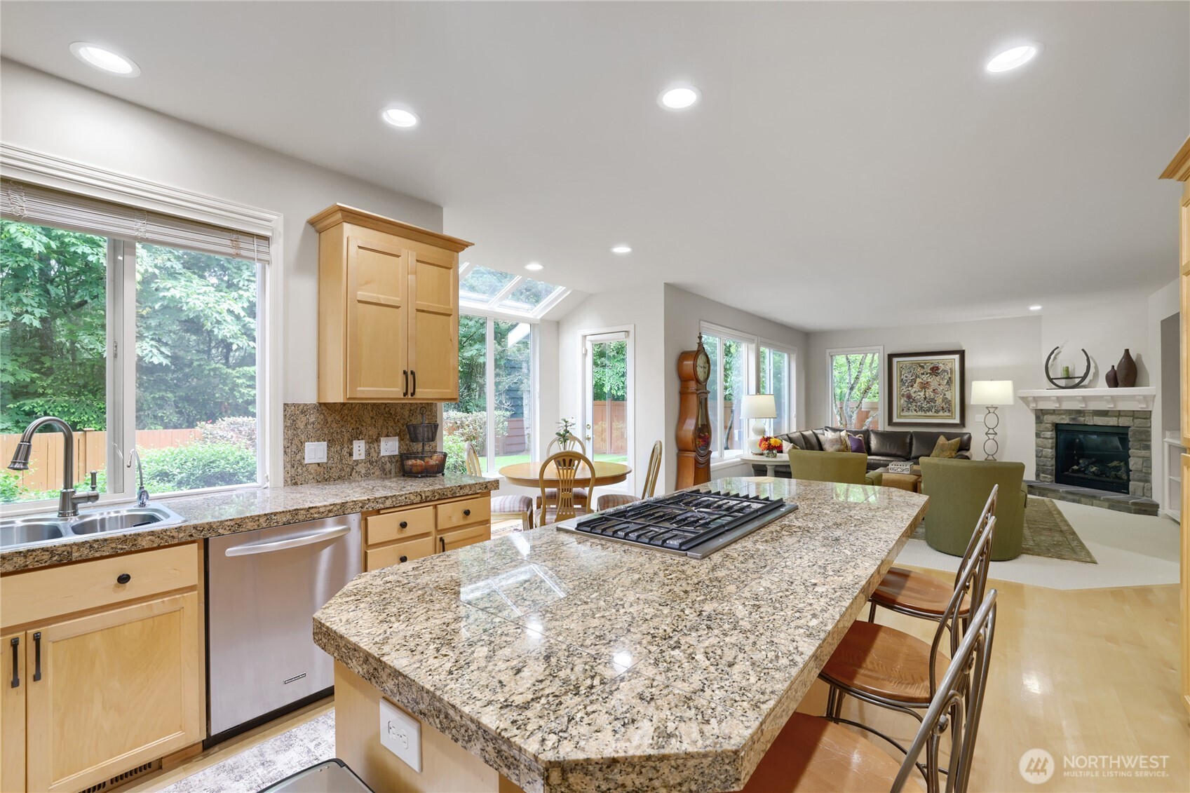 916 275th Place Property Photo 15