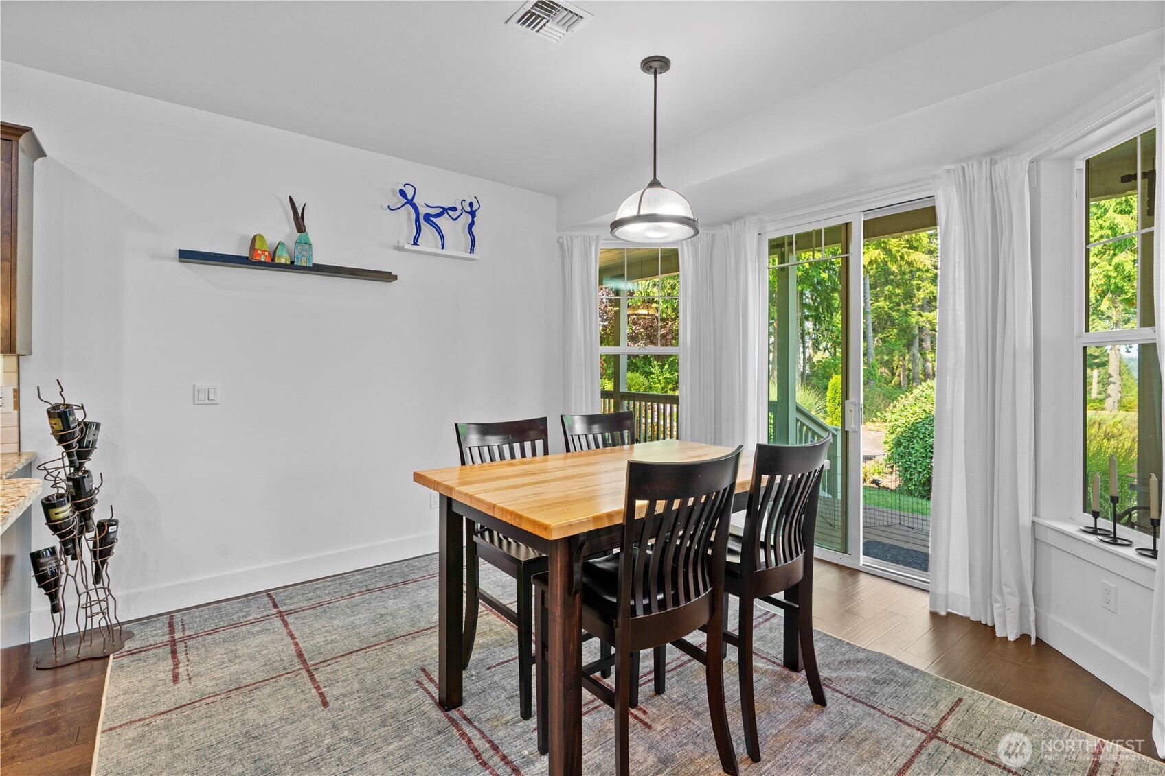 20 Dunsmuir Road Property Photo 9