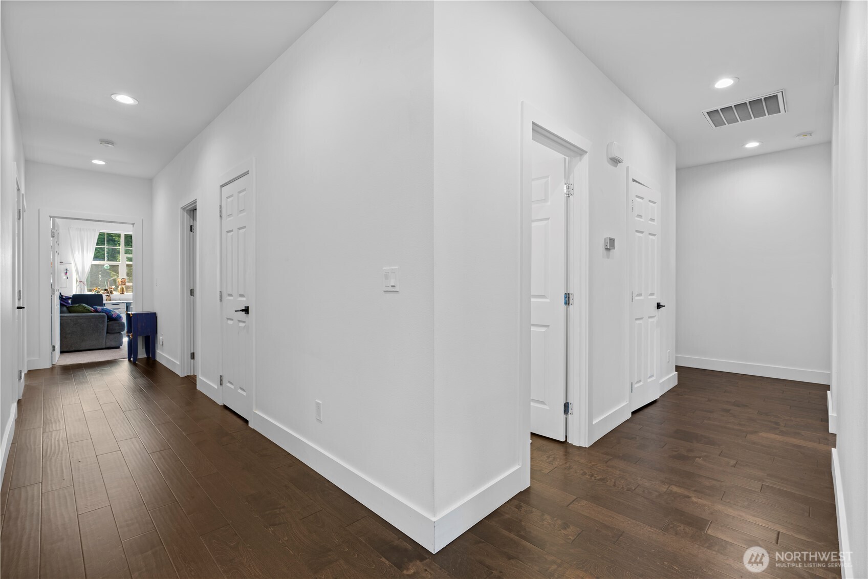 20 Dunsmuir Road Property Photo 17