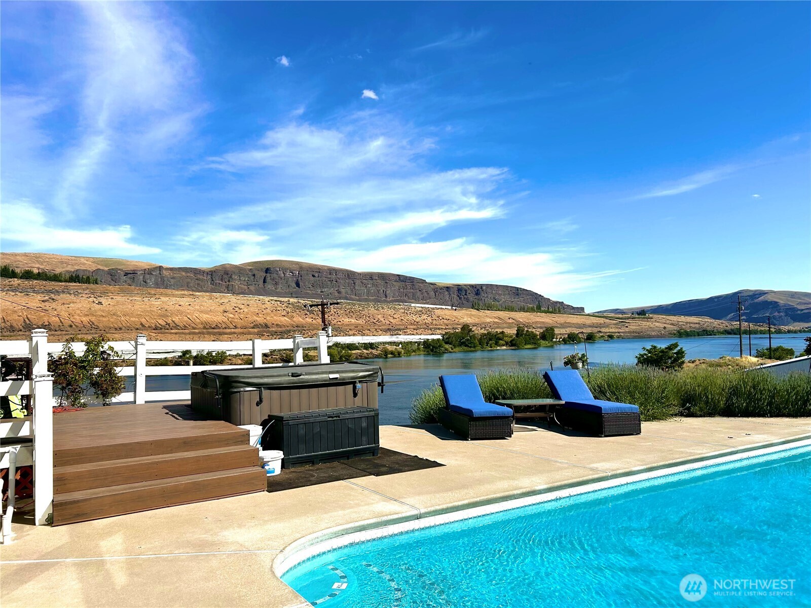 7667 Tarpiscan Road Property Photo 3