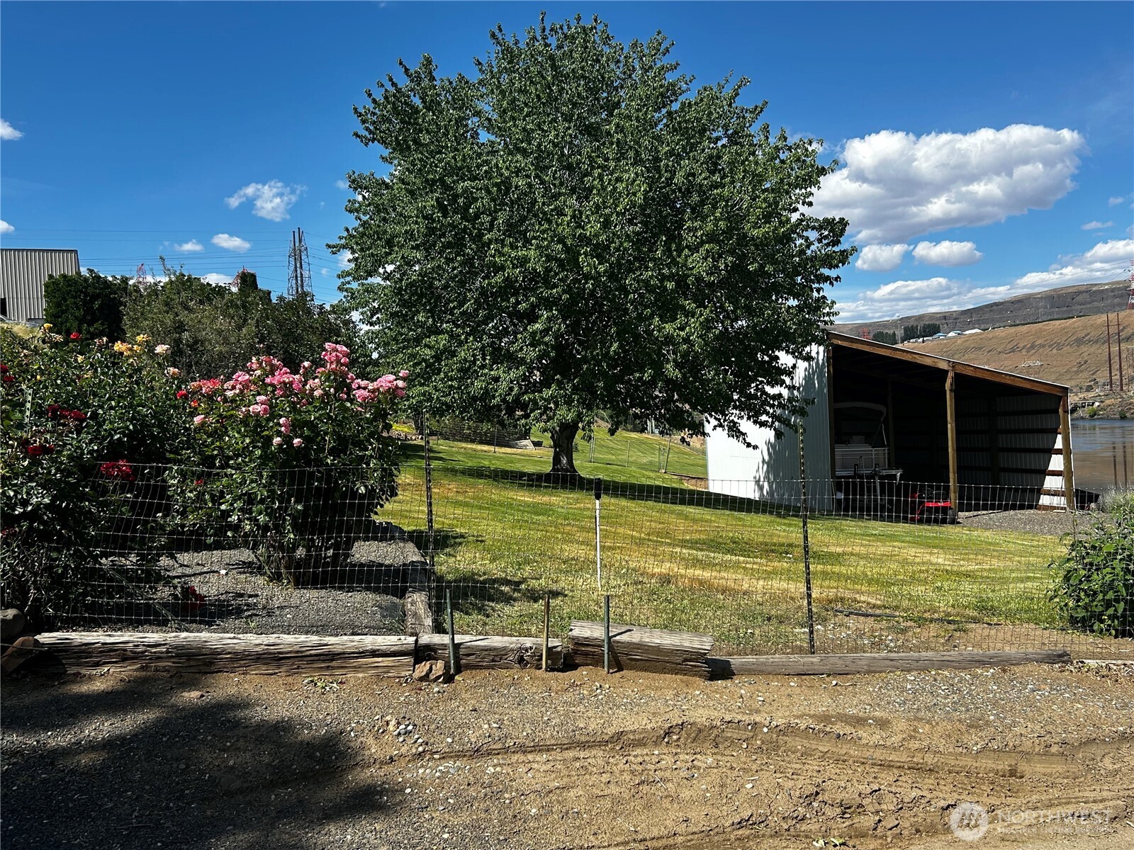 7667 Tarpiscan Road Property Photo 9