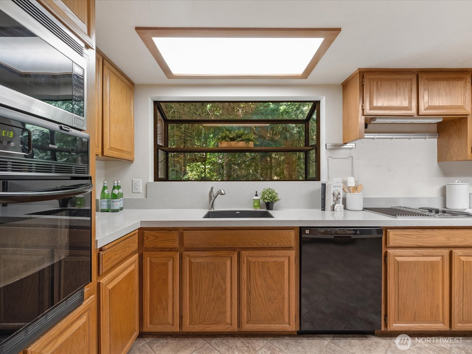 17116 Gravenstein Road Property Photo 9