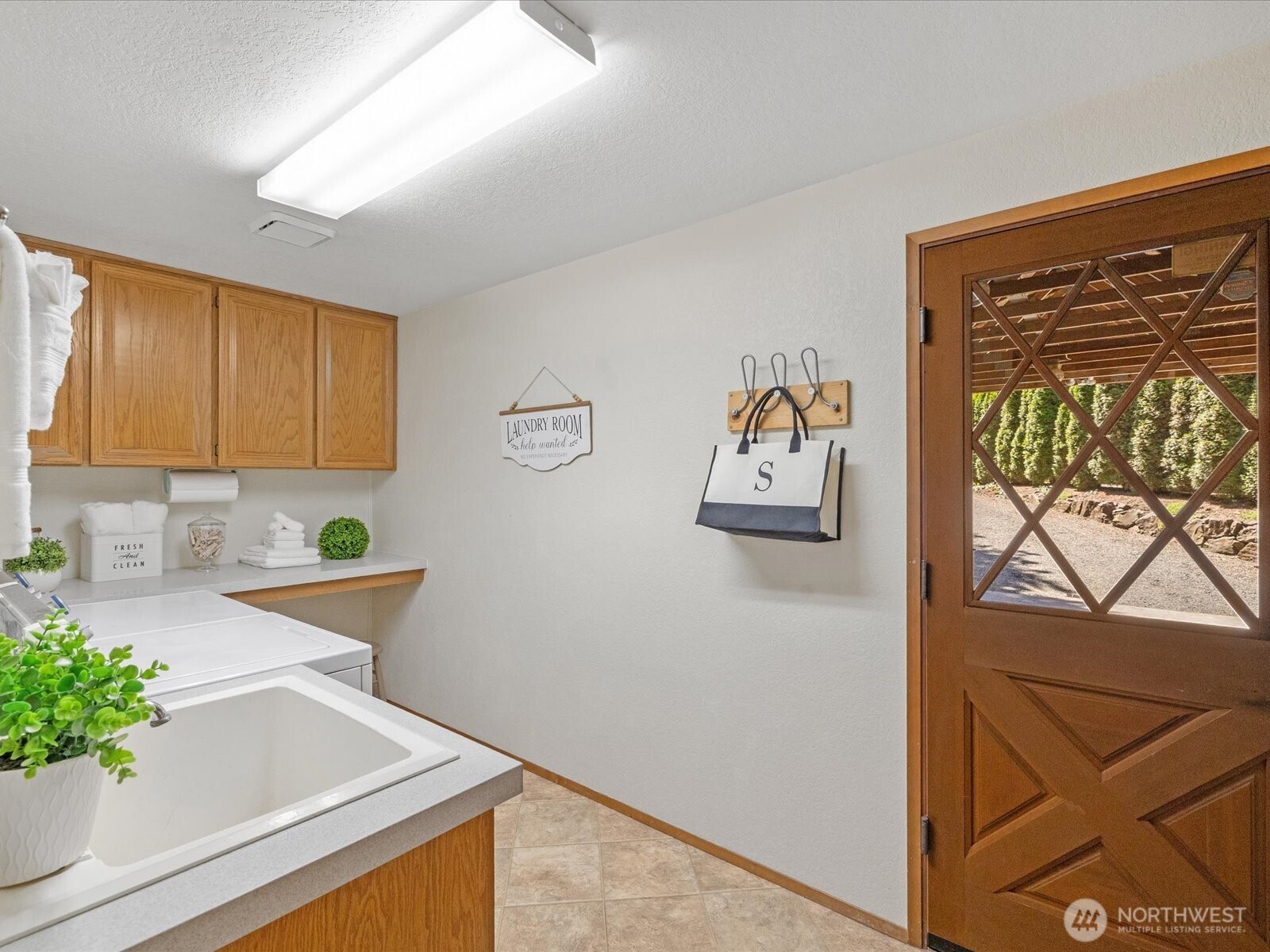 17116 Gravenstein Road Property Photo 10
