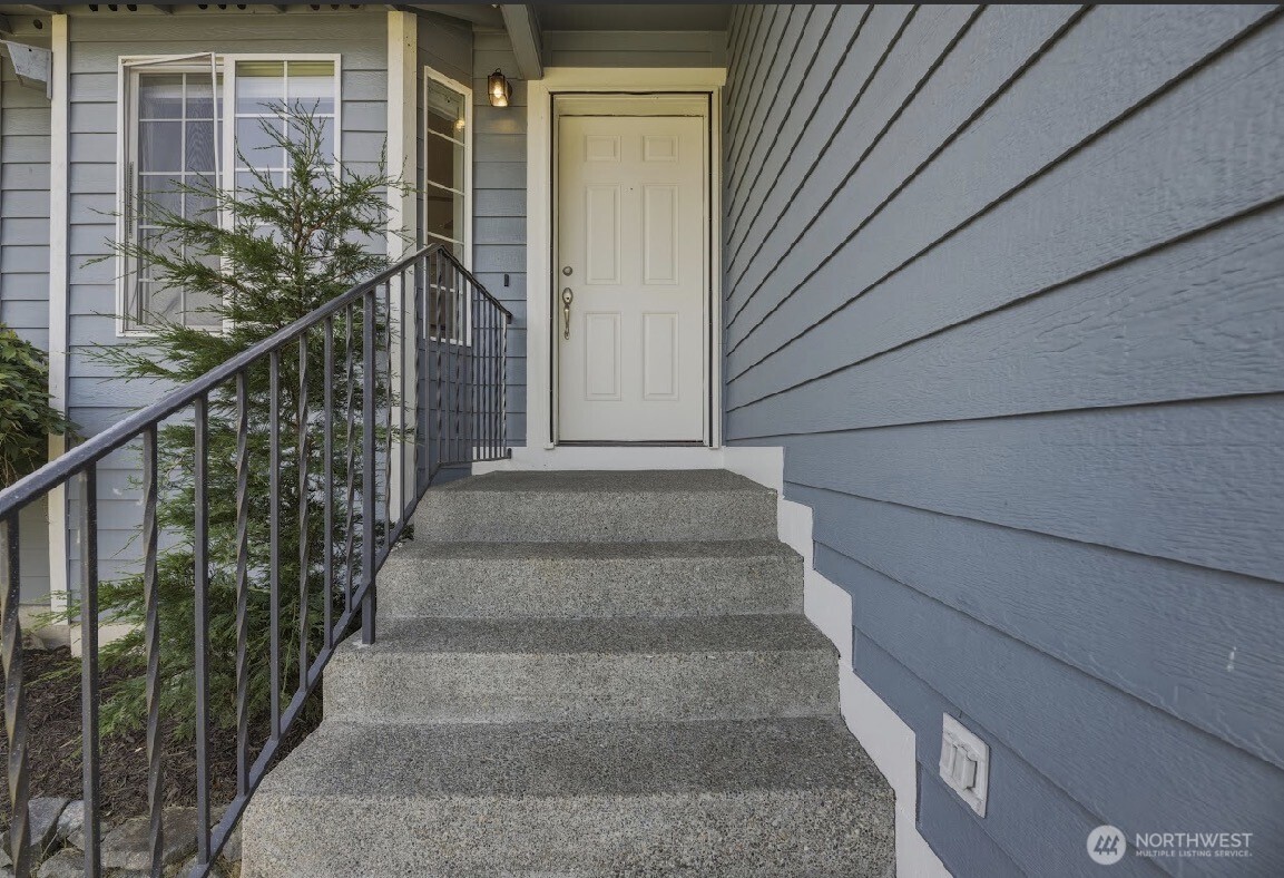 6812 145th Street Ct Property Photo 3