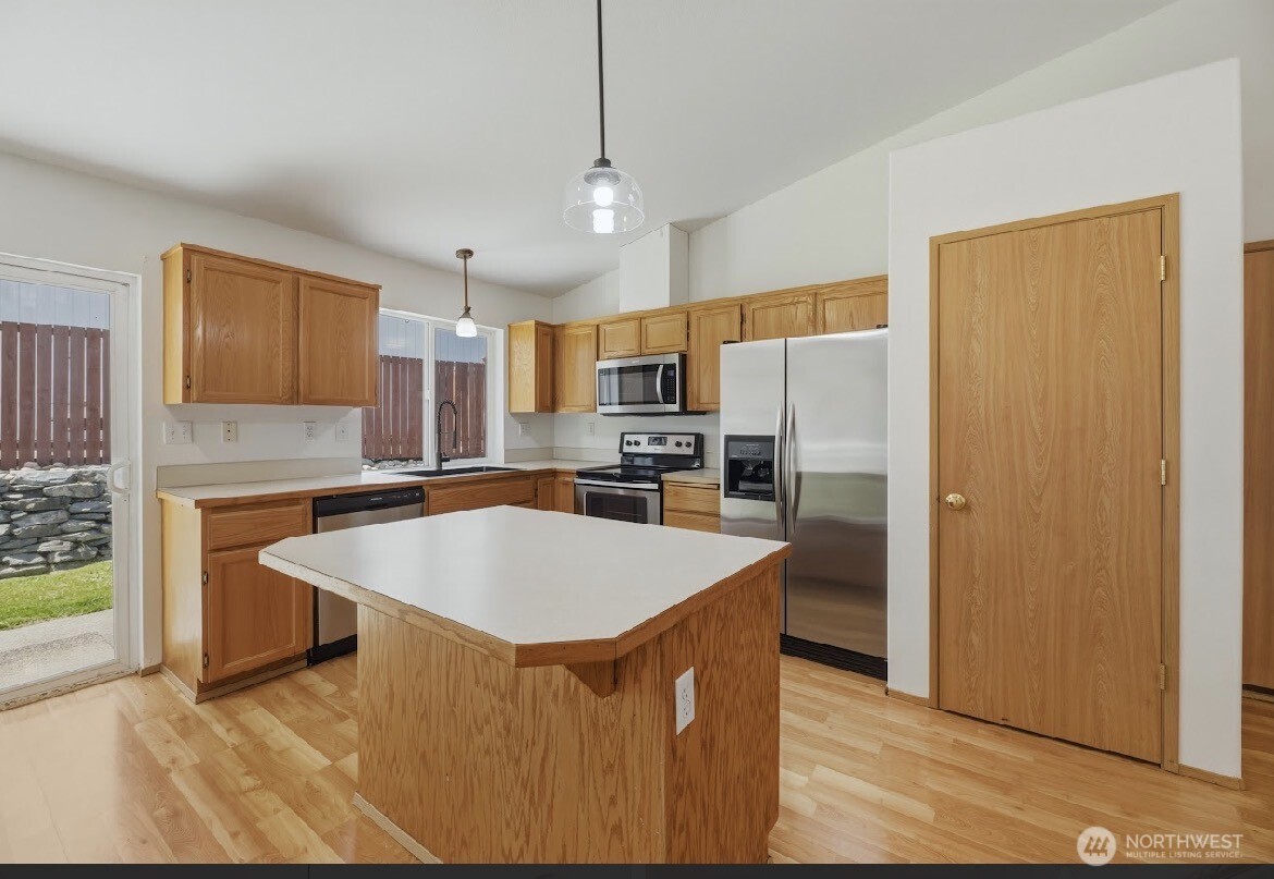 6812 145th Street Ct Property Photo 7