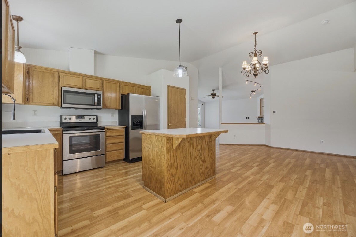 6812 145th Street Ct Property Photo 9