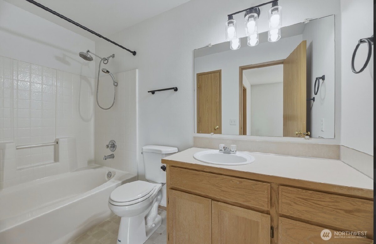 6812 145th Street Ct Property Photo 12
