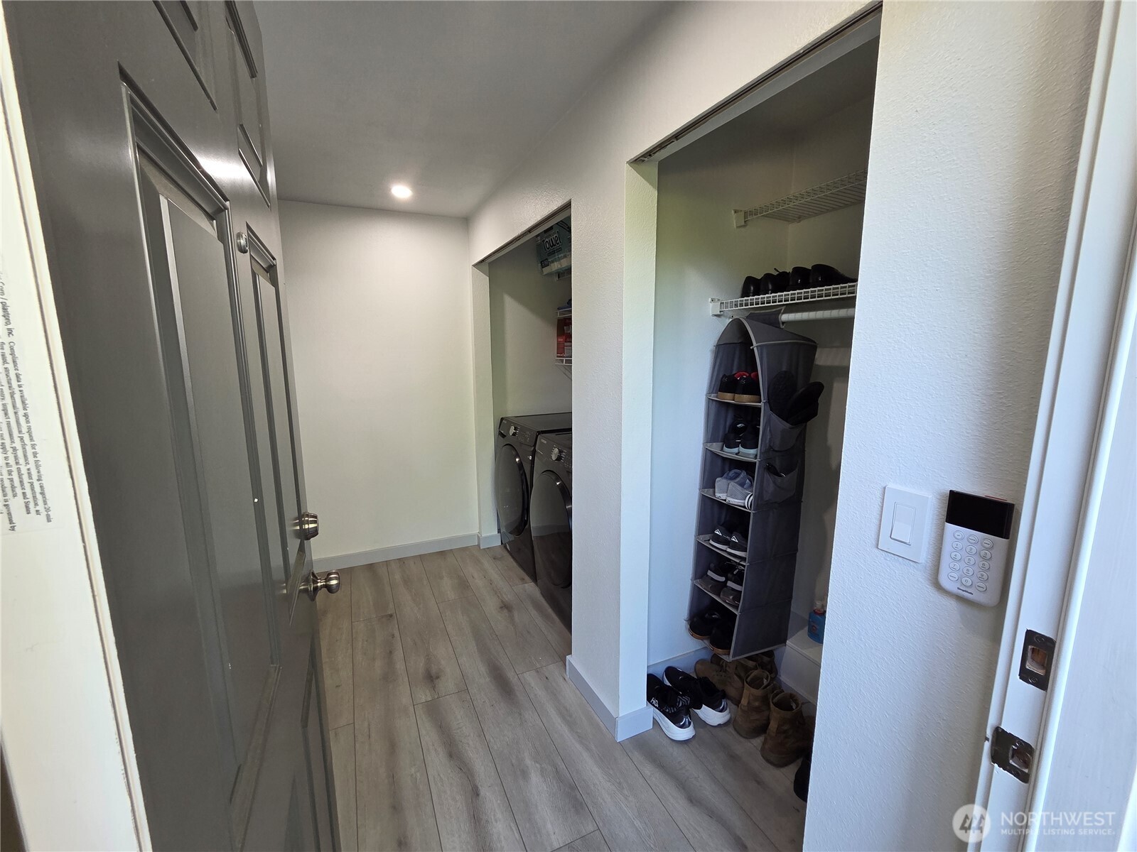 24616 45th Place Property Photo 4