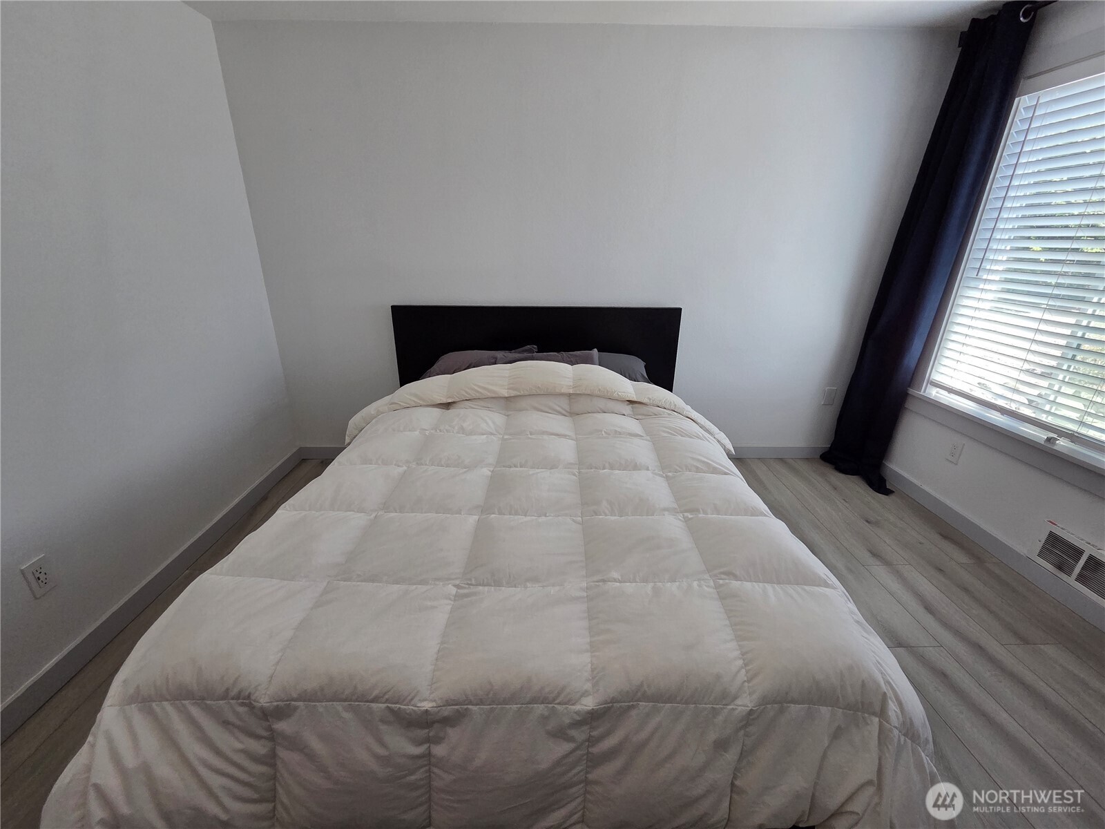 24616 45th Place Property Photo 18
