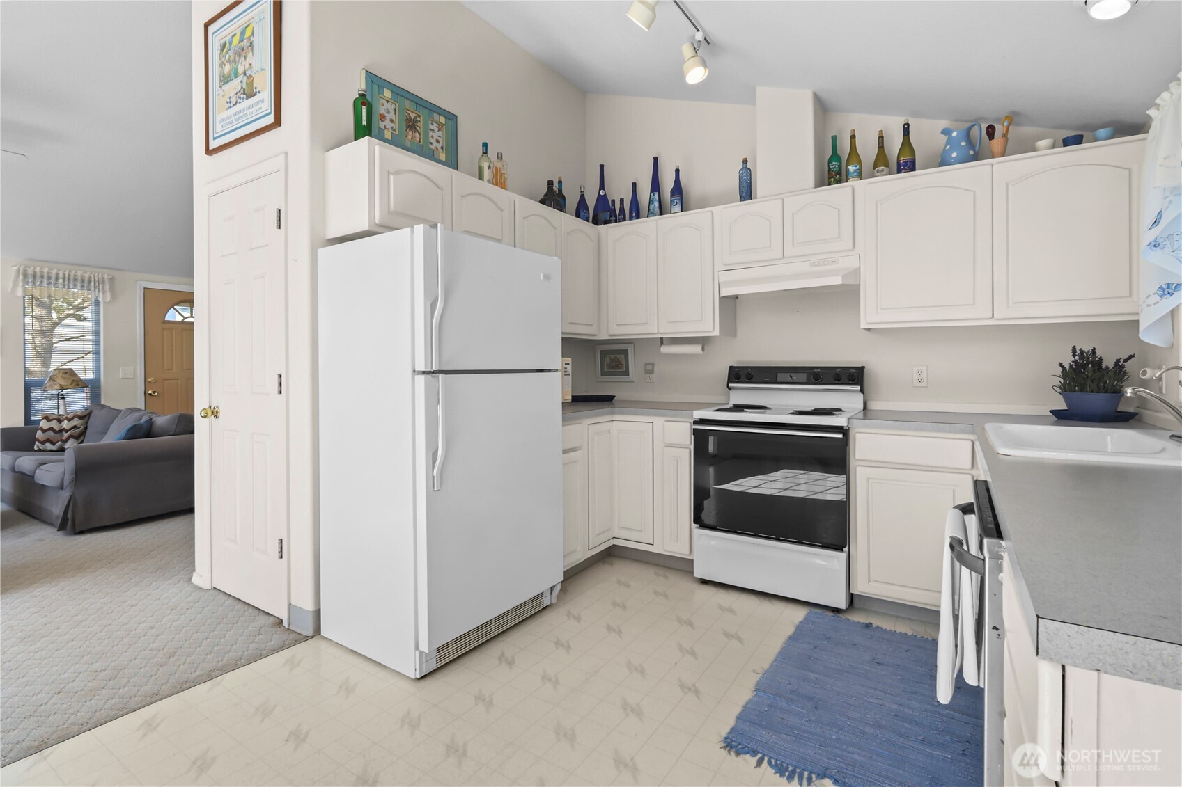 33406 H Place Property Photo 7