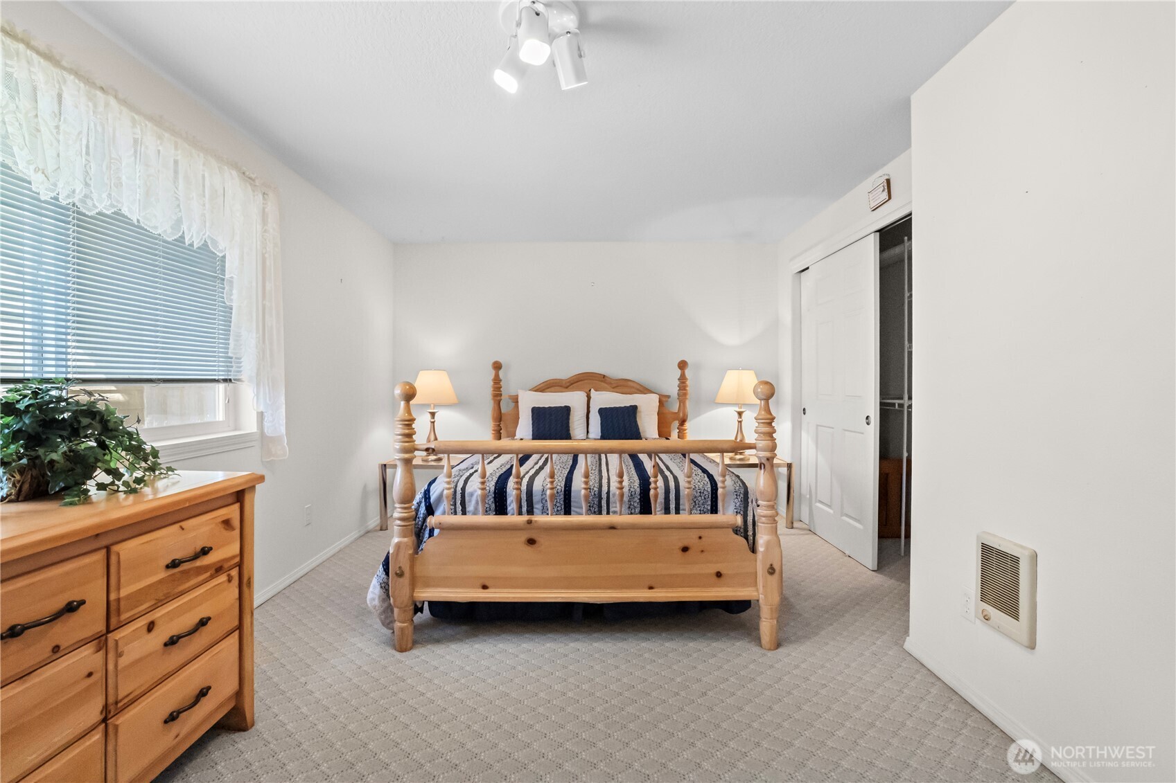 33406 H Place Property Photo 16
