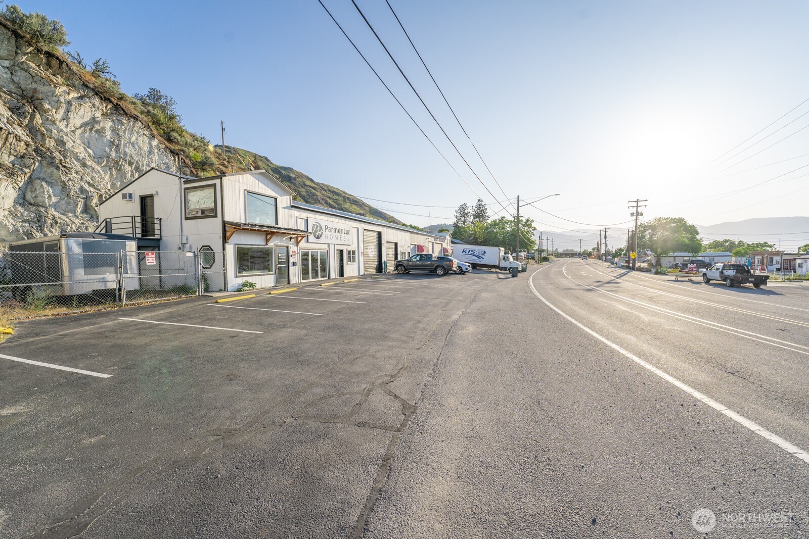 1217 W Woodin Avenue Property Photo 11