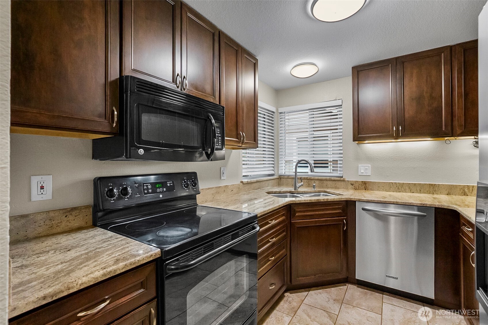 2114 186th Place Property Photo 12