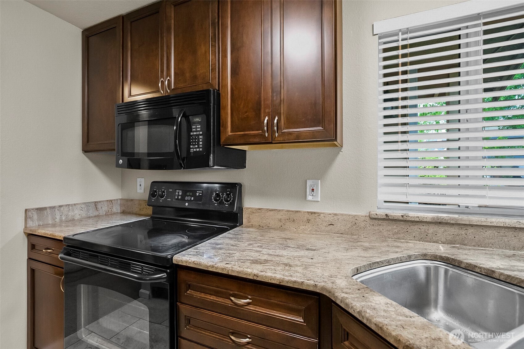 2114 186th Place Property Photo 14