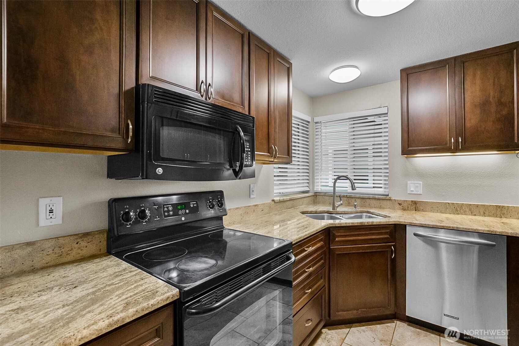 2114 186th Place Property Photo 15