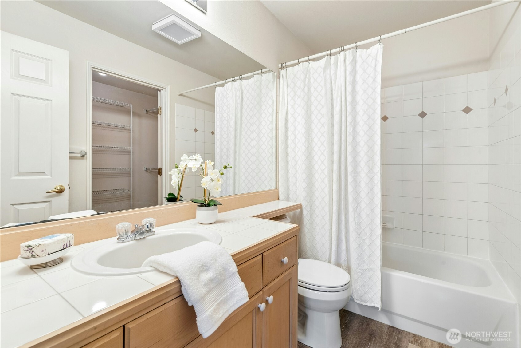 25235 Se Klahanie Boulevard E305 Property Photo 13