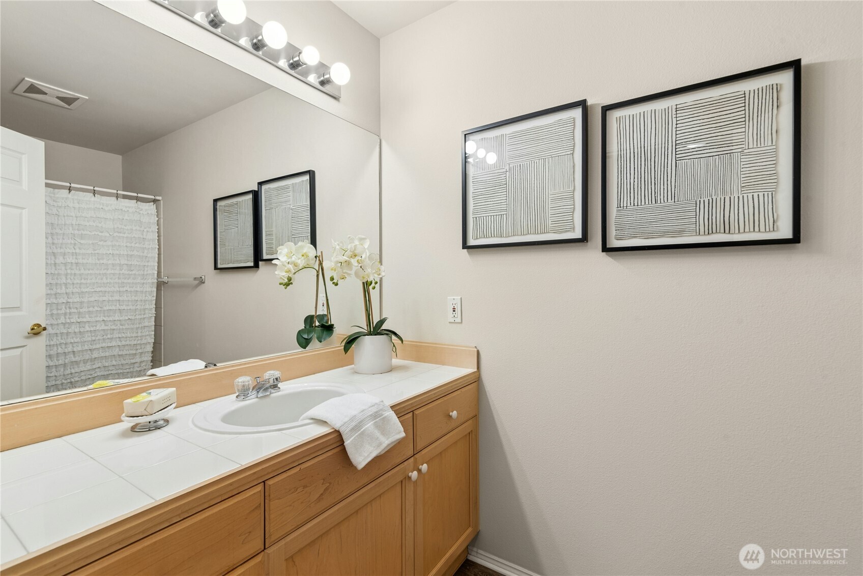 25235 Se Klahanie Boulevard E305 Property Photo 16