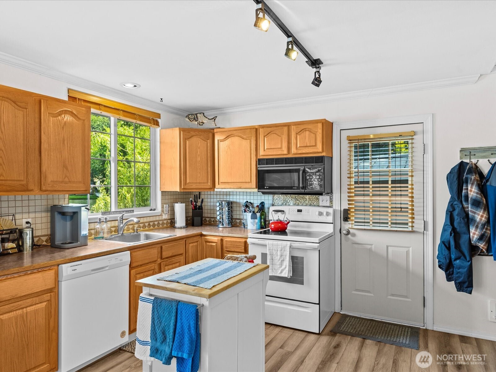 6819 Olive Avenue Property Photo 16