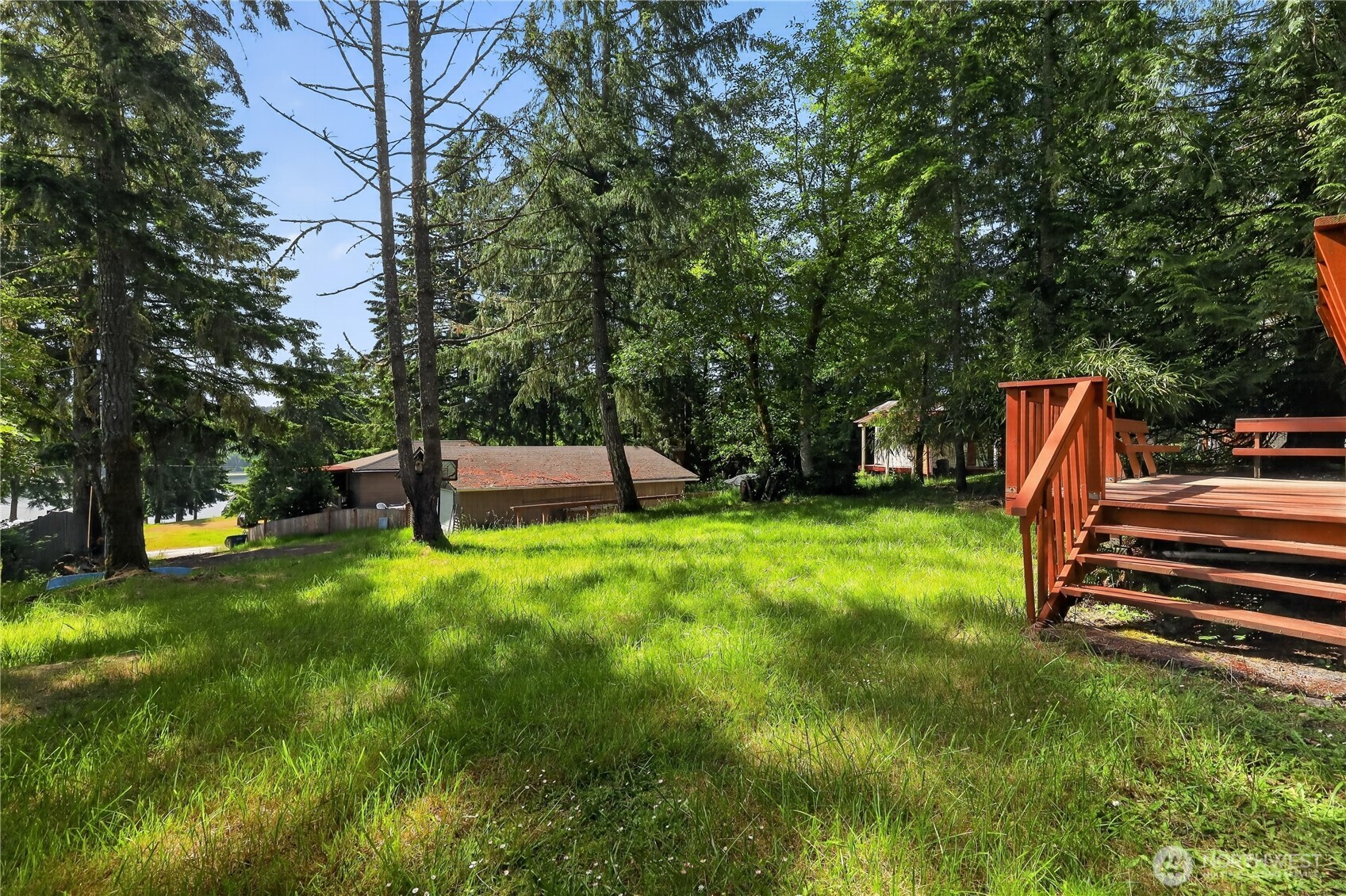 819 E Madrona Boulevard Property Photo 2