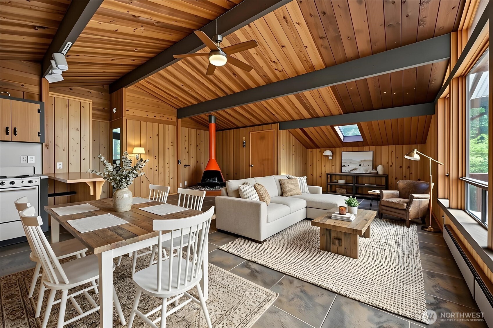819 E Madrona Boulevard Property Photo 3
