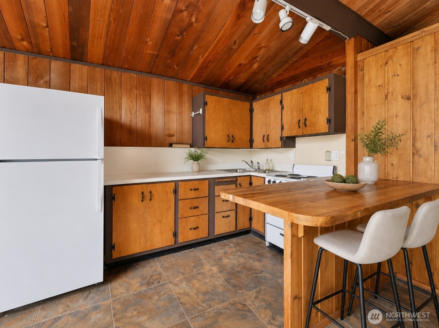819 E Madrona Boulevard Property Photo 4