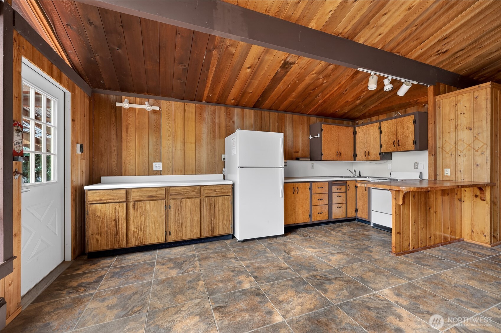 819 E Madrona Boulevard Property Photo 6