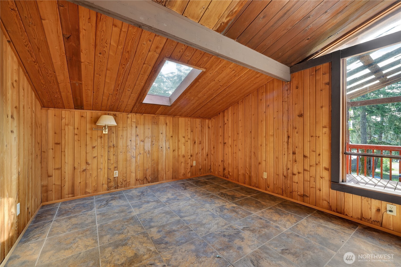 819 E Madrona Boulevard Property Photo 13