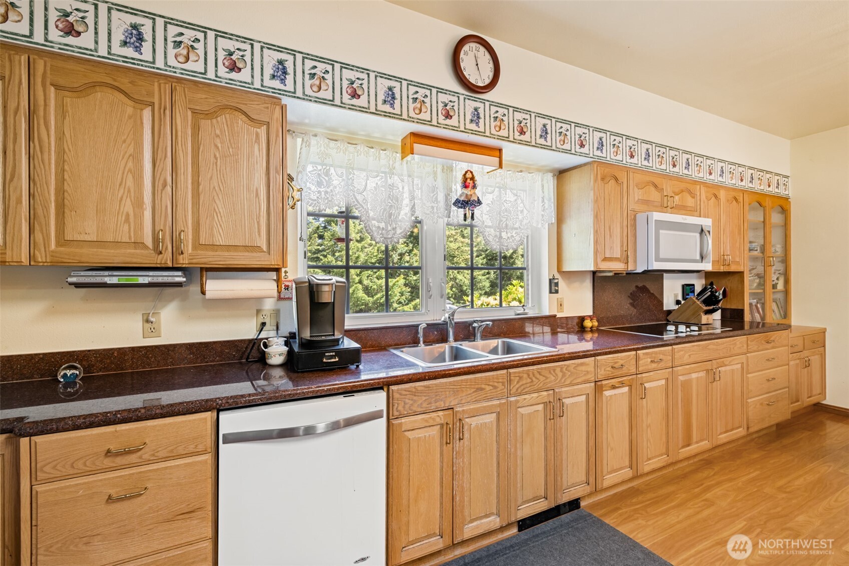 5611 S Doss Road Property Photo 9