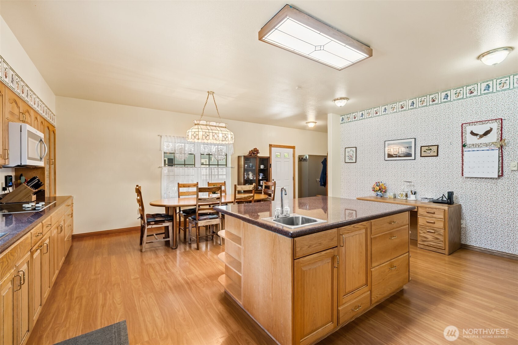 5611 S Doss Road Property Photo 10