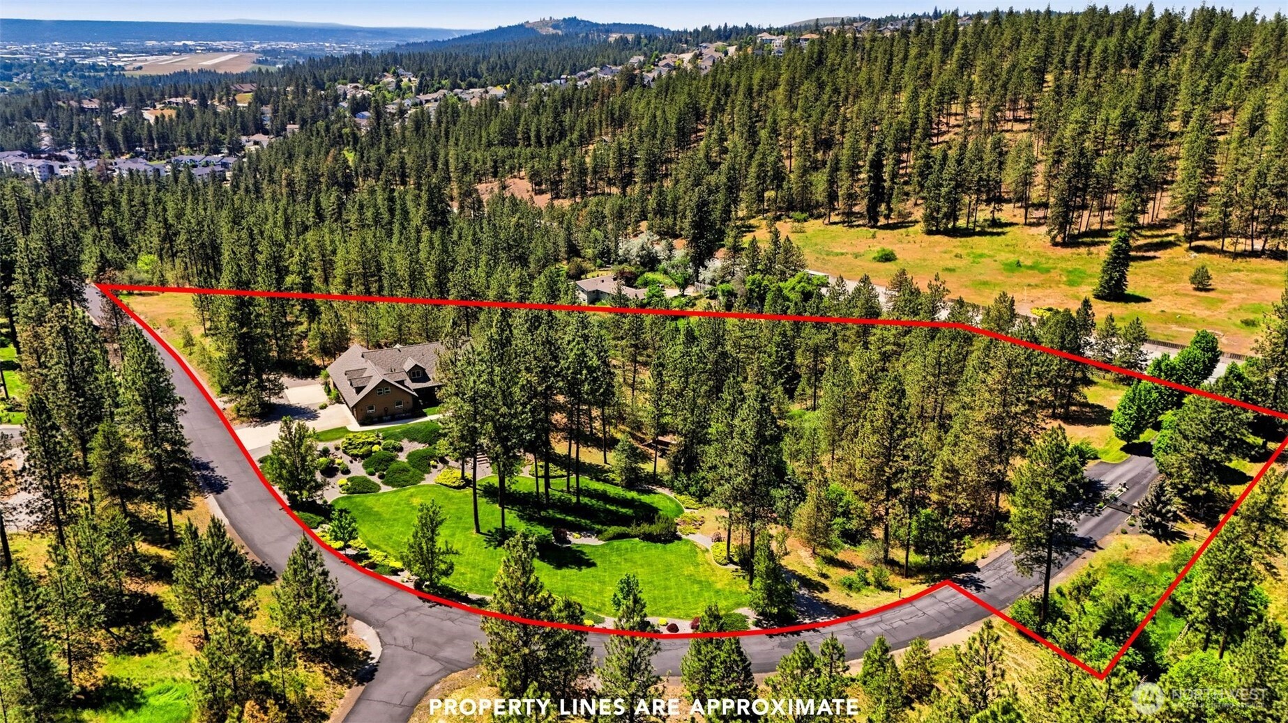 9524 E Northrim Ln Property Photo 3