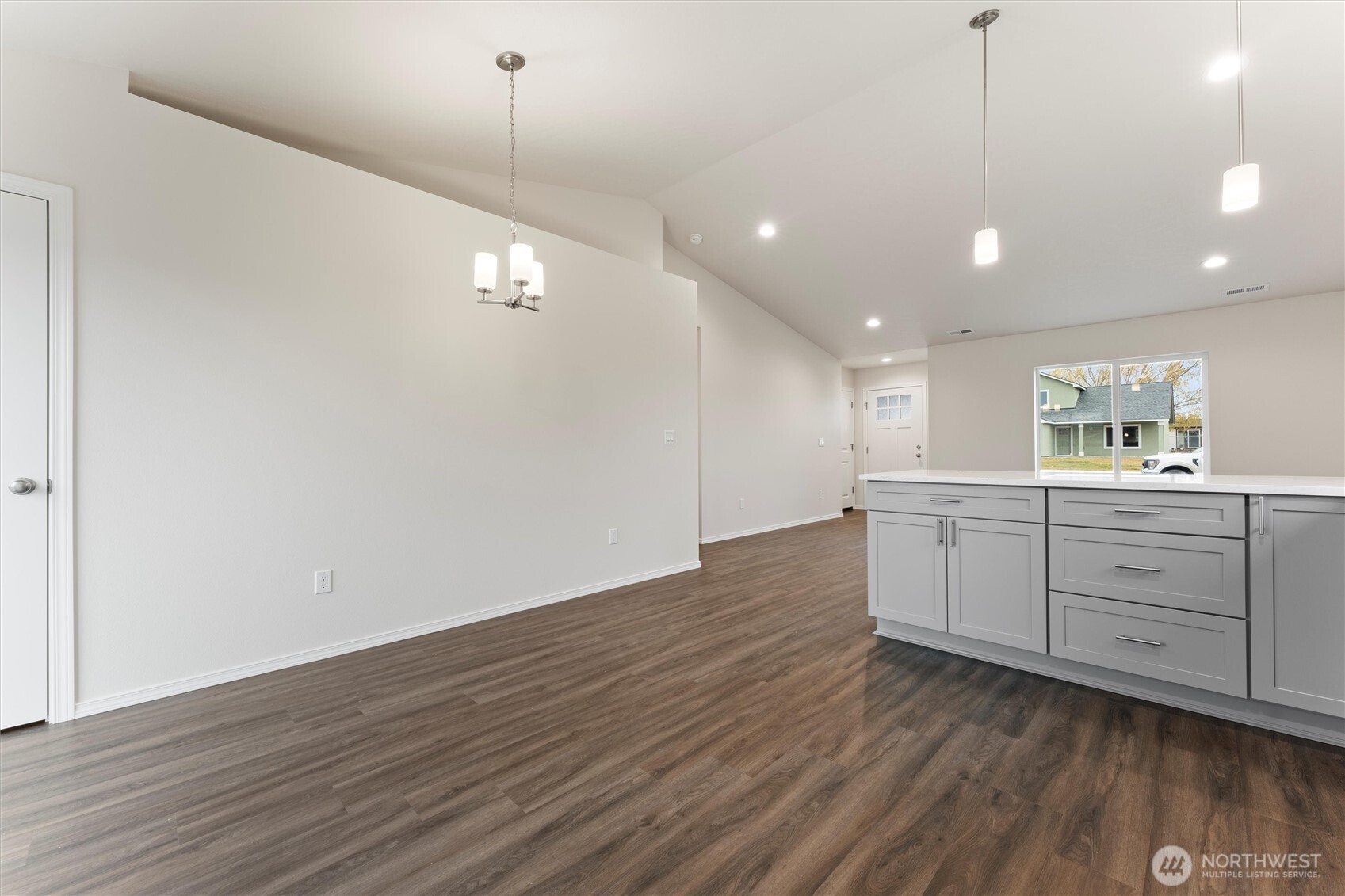 924 La Vista Drive Property Photo 10