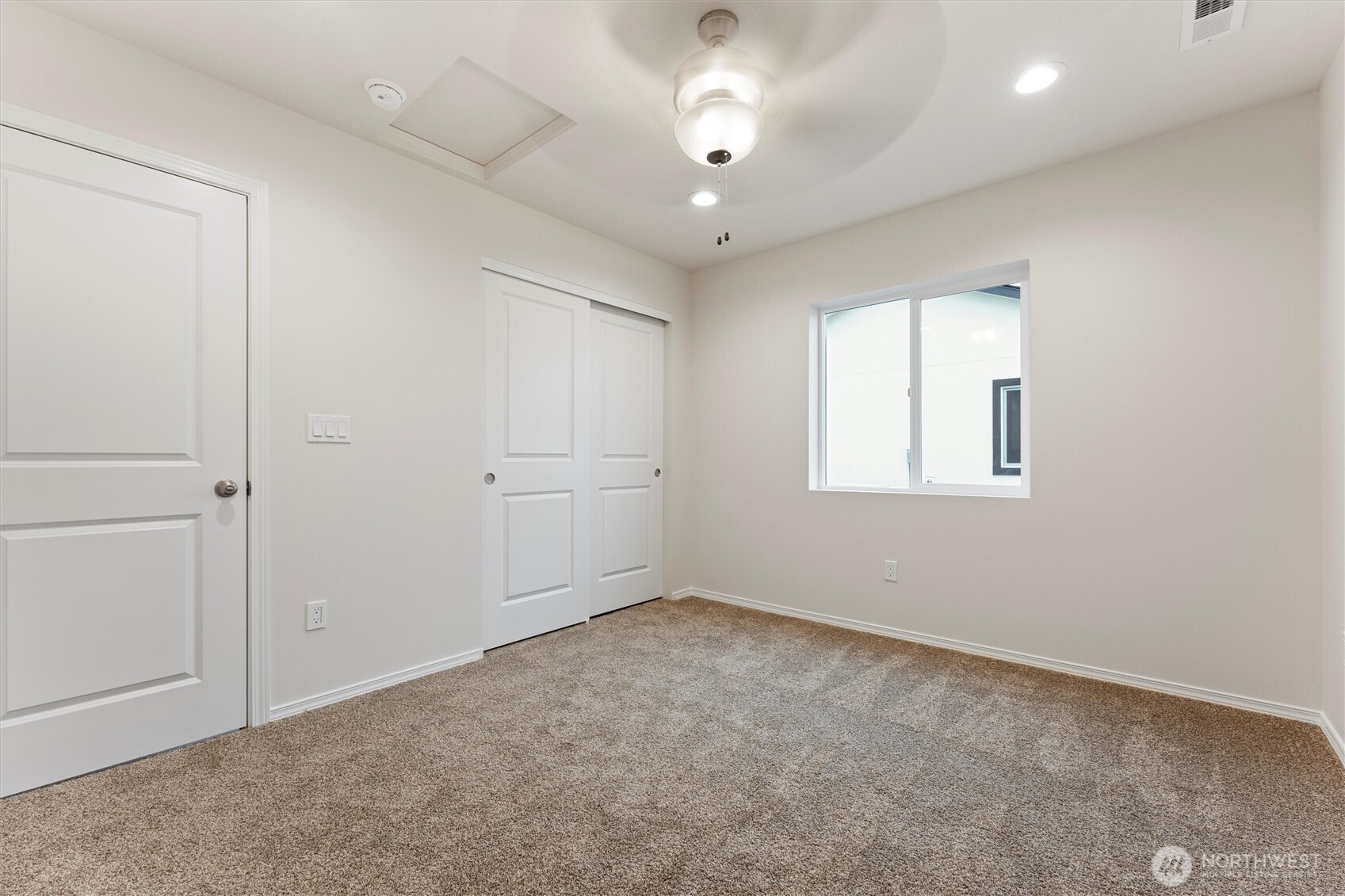 924 La Vista Drive Property Photo 11
