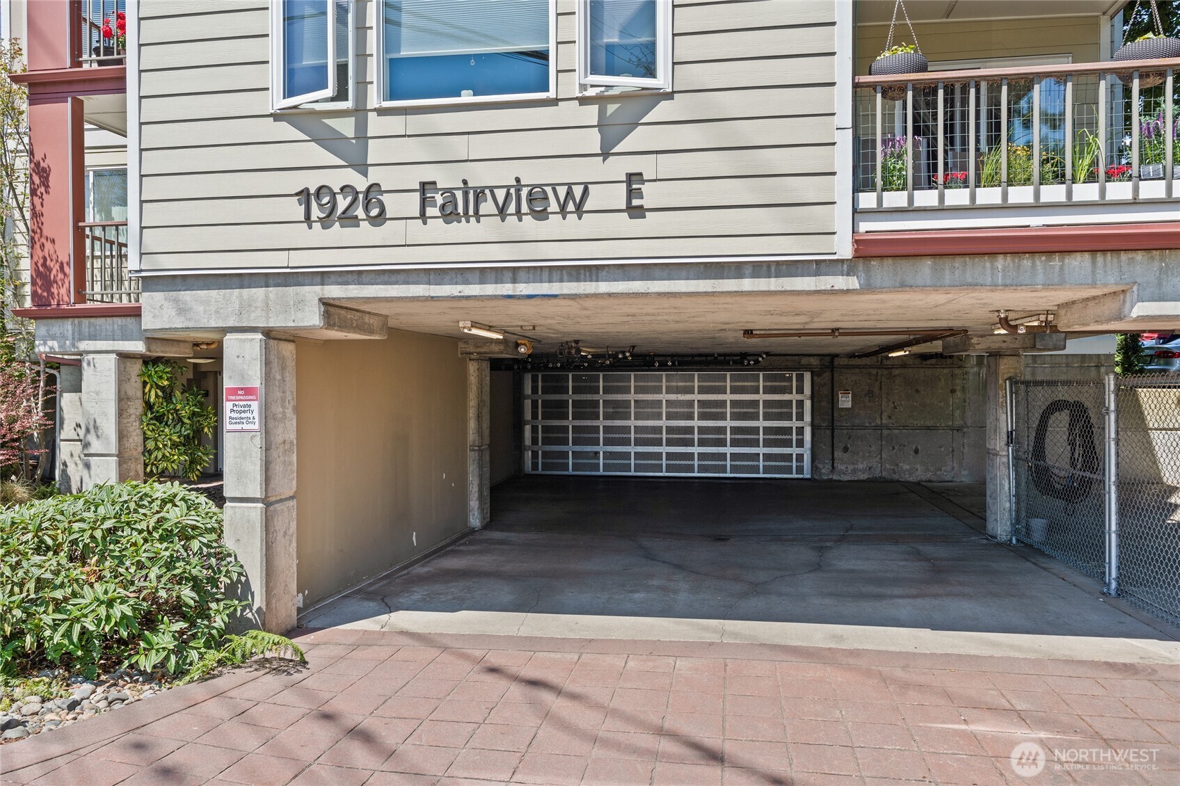 1926 Fairview Avenue 307 Property Photo 3
