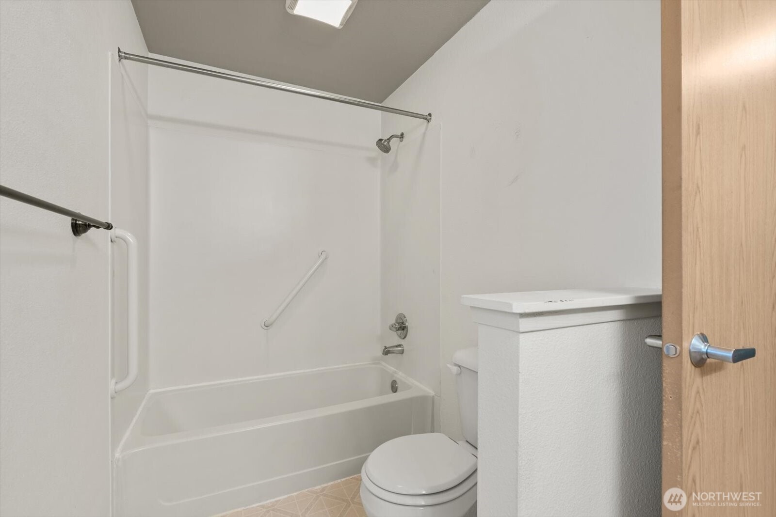 23339 Cedar Way A-205 Property Photo 16