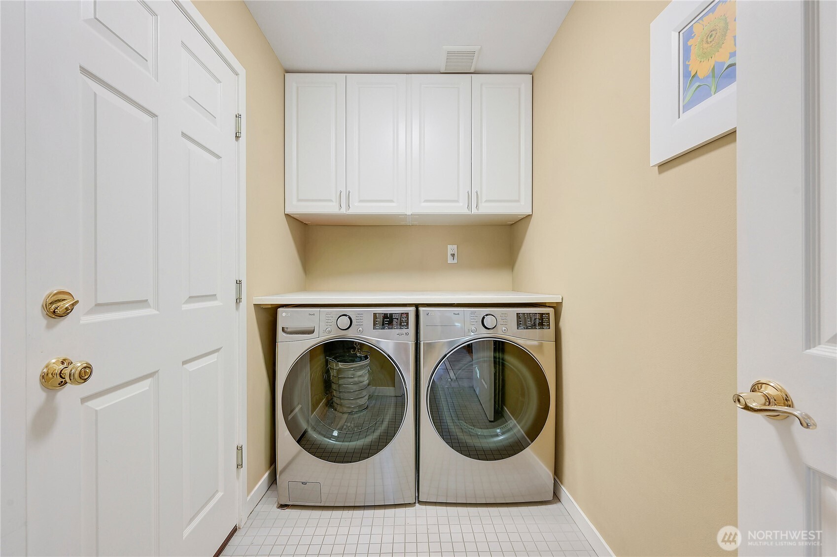 42 Twinsview Court Property Photo 8