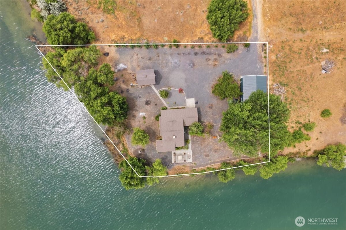 3481 Valley Road Property Photo 4