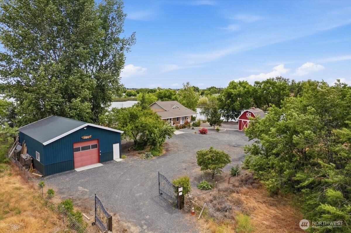 3481 Valley Road Property Photo 5