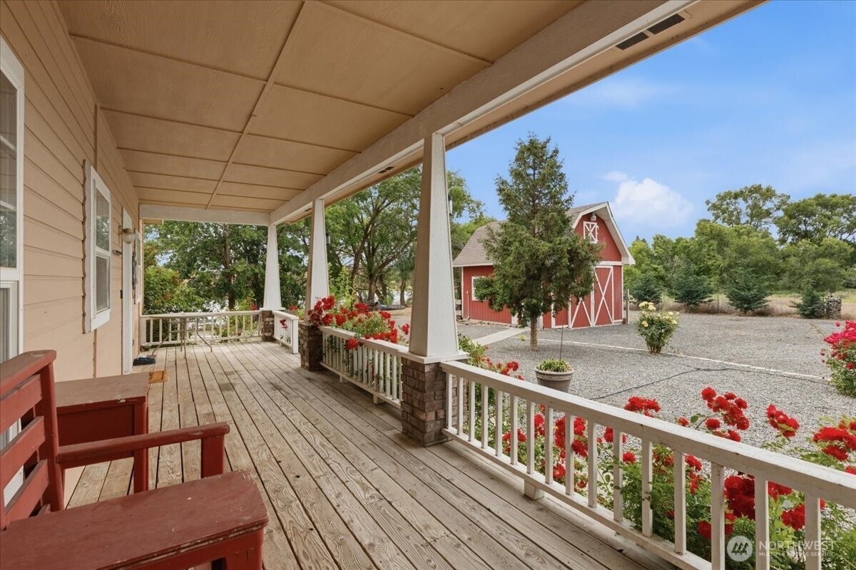 3481 Valley Road Property Photo 10