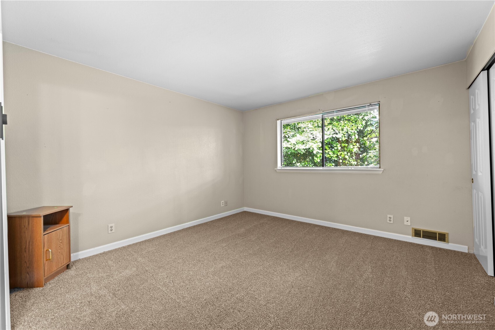 1523 Sunset Place Property Photo 11