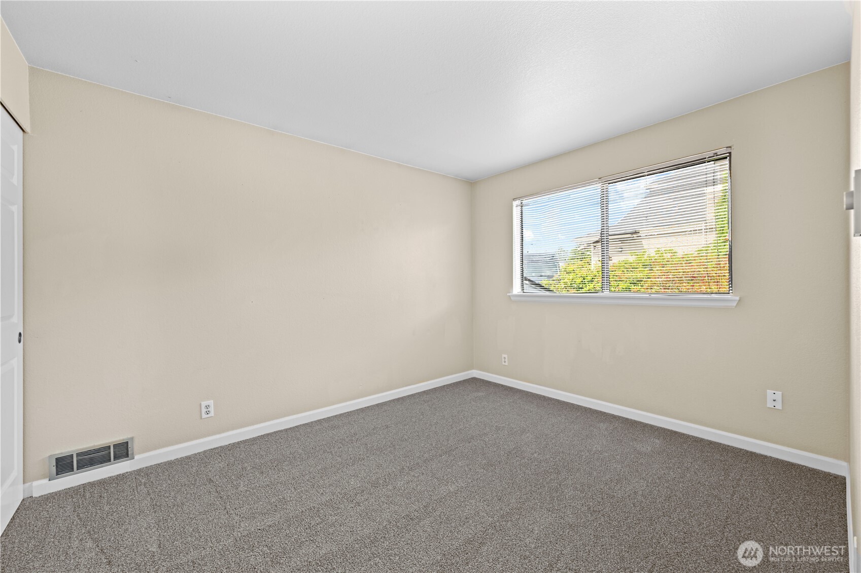 1523 Sunset Place Property Photo 14