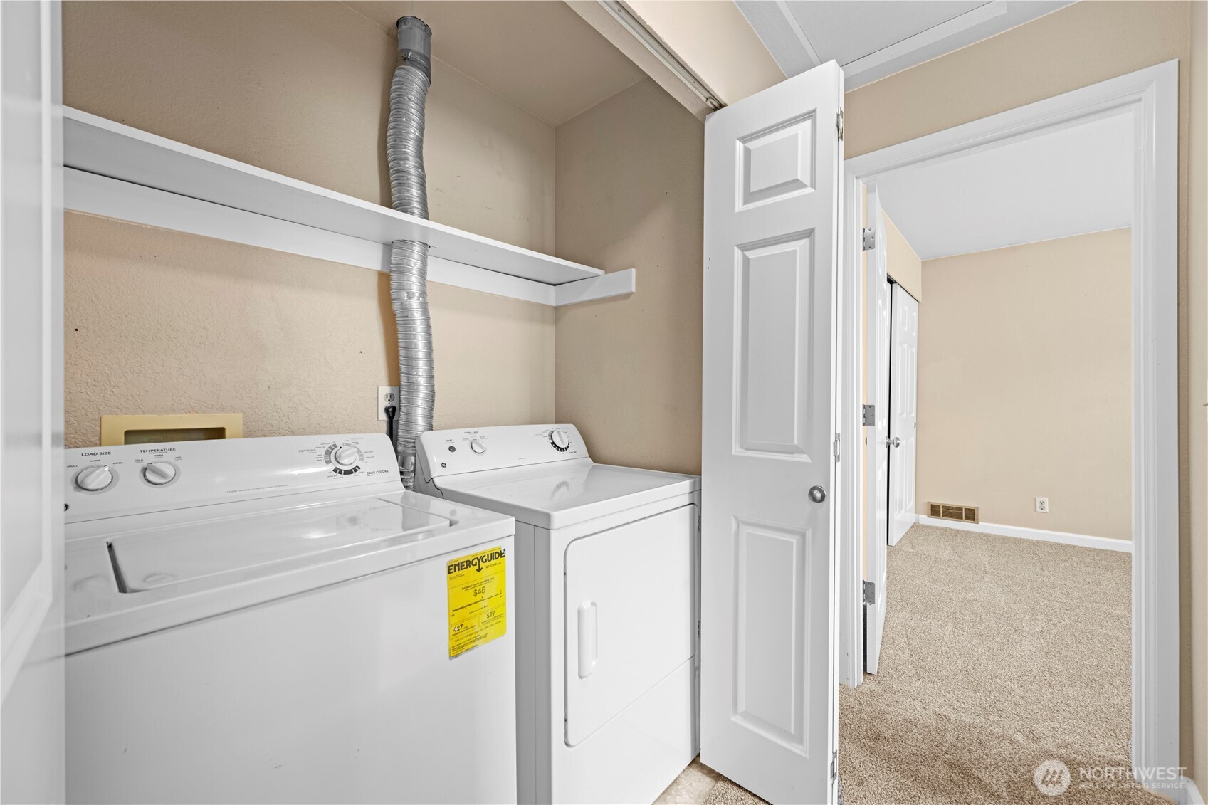 1523 Sunset Place Property Photo 17