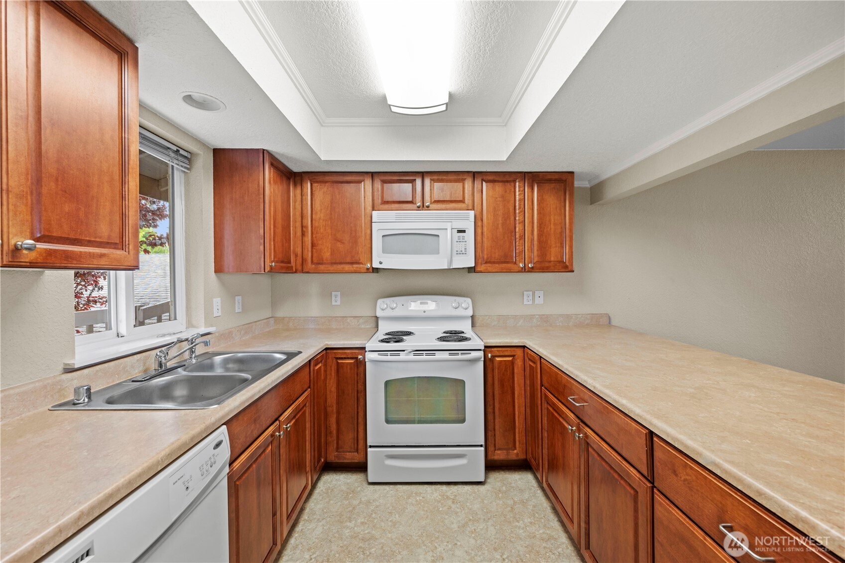 1523 Sunset Place Property Photo 28