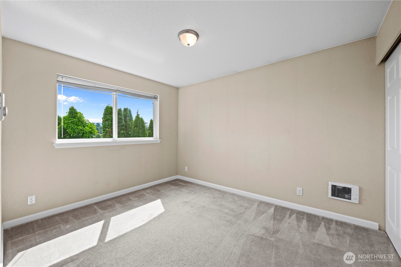 1523 Sunset Place Property Photo 32