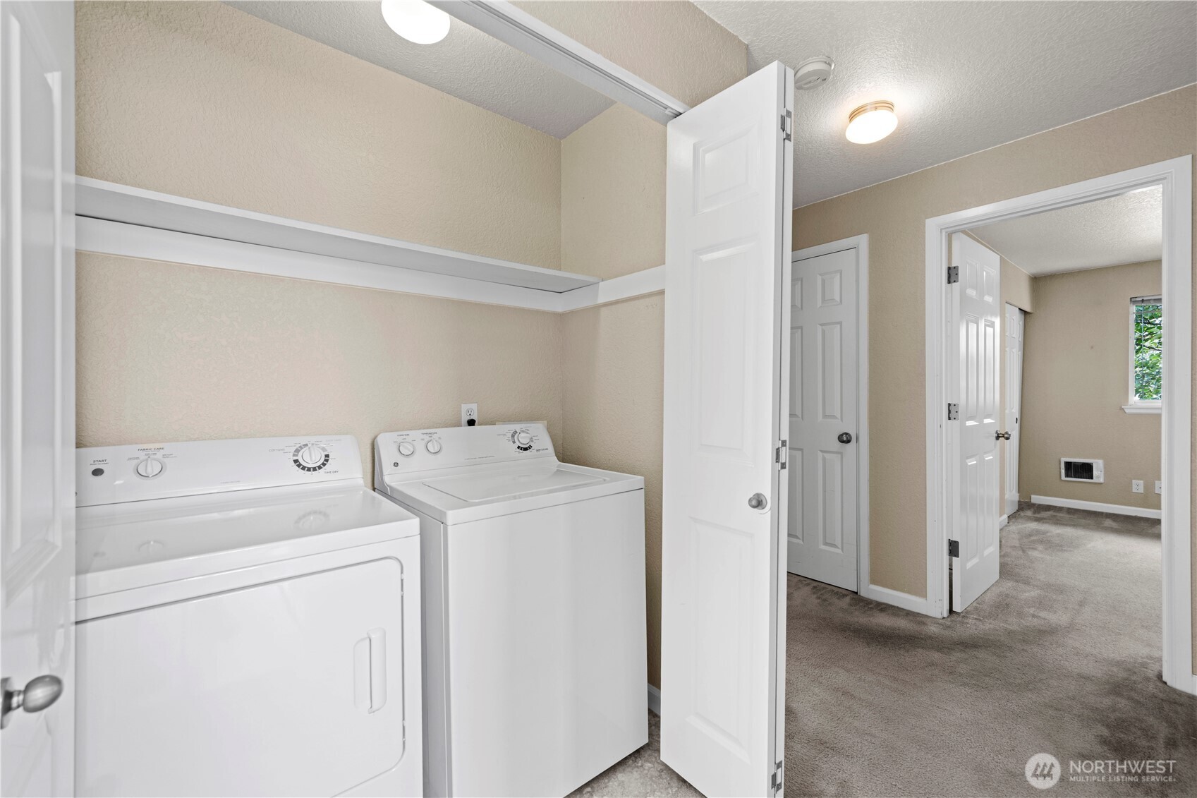 1523 Sunset Place Property Photo 35