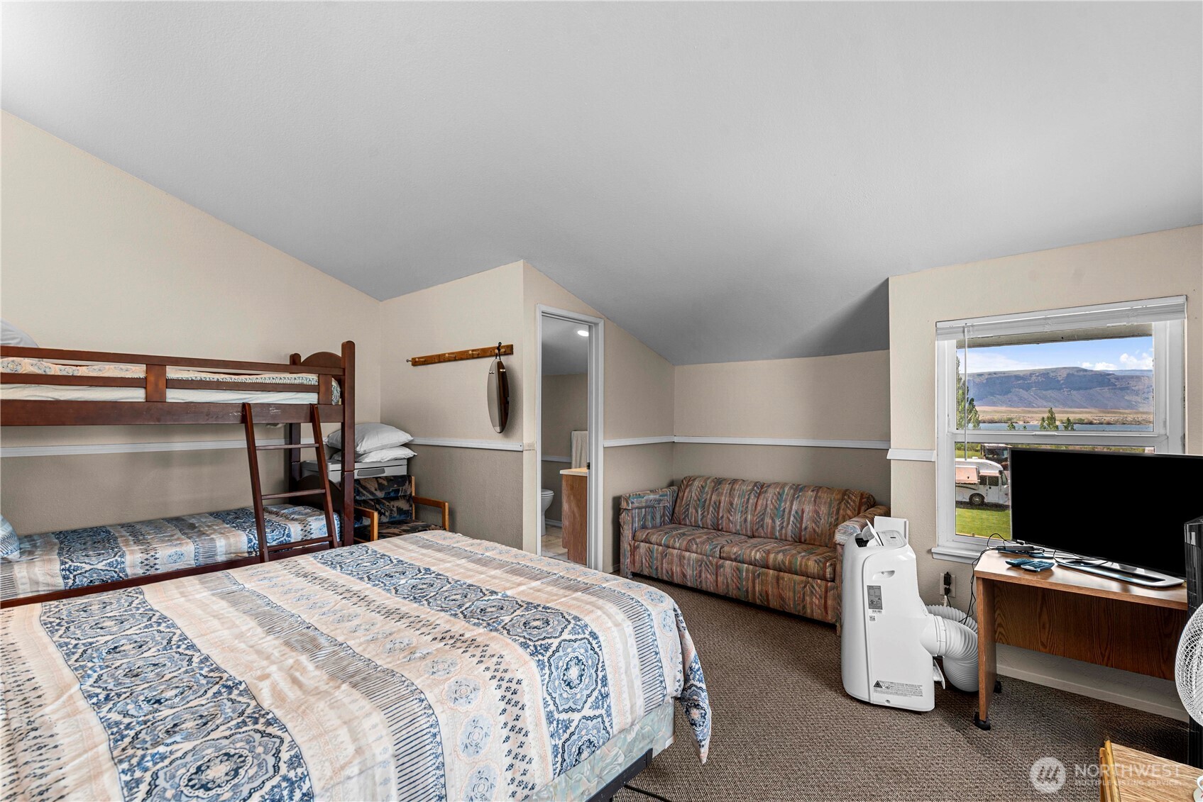 8903 Crescent Bar Road 168 Property Photo 16