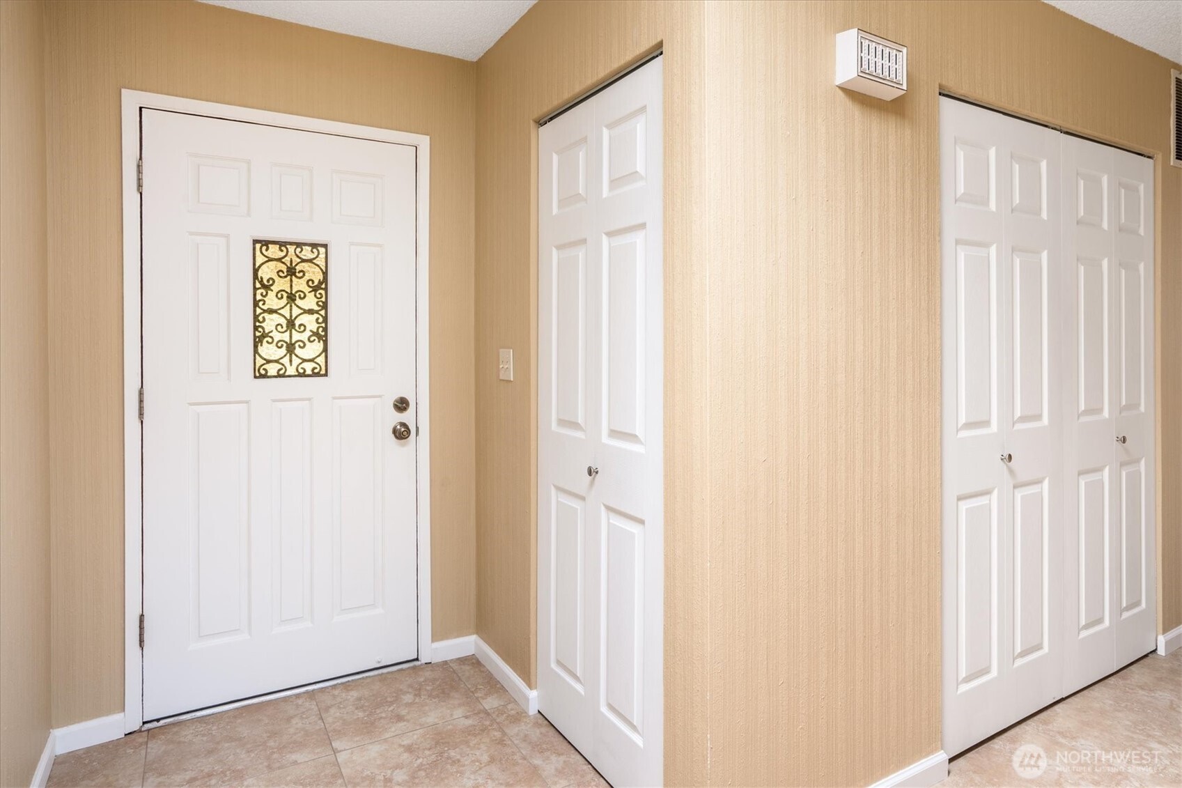 10823 Glen Acres Drive D Property Photo 4